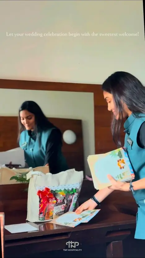 Weddings: Hamper placement